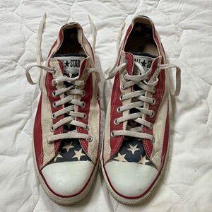 Converse men’s size 10 Stars and Stripes